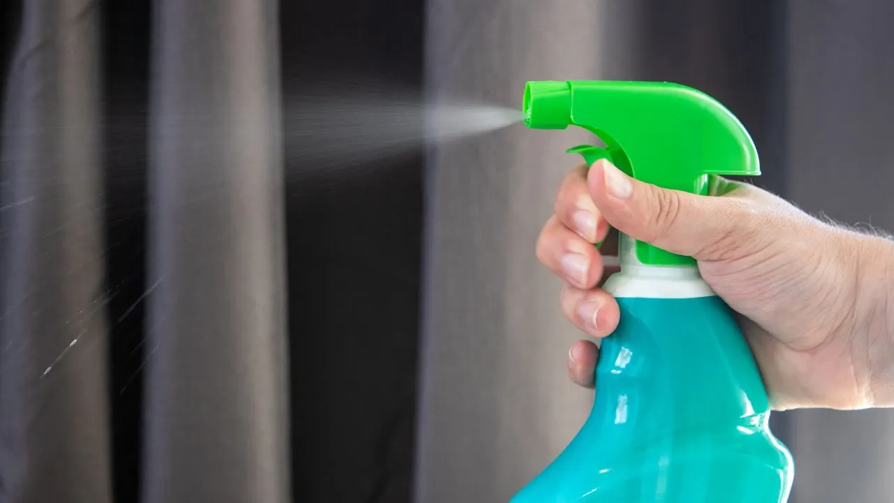 Attenzione quando acquisti questo disinfettante spray: ecco quale