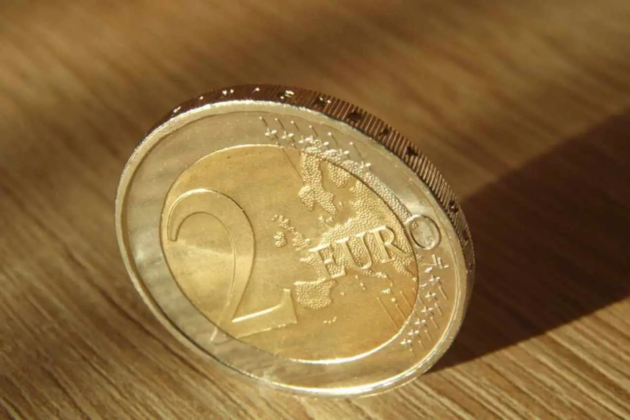 Αν έχεις τα 2 ευρώ με την Ευρώπη στο πορτοφόλι σου είσαι πλούσιος: εδώ είναι η αξία