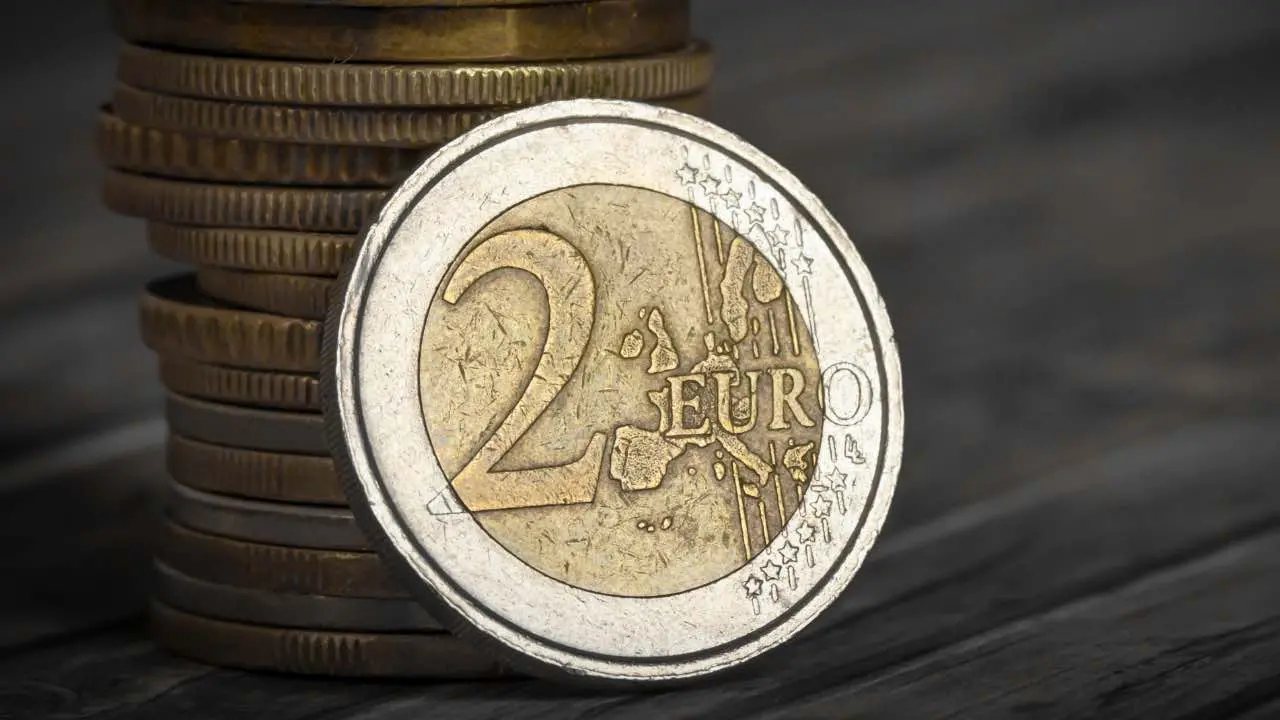 Αν βρεις τα 2 ευρώ με αυτή την εικόνα είσαι πλούσιος: ορίστε αυτά