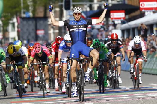 Giro d’Italia: a Kittel la seconda tappa, per Ciccone l’emozione di correre vicino ai campioni
