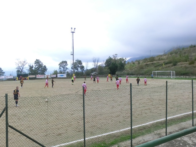 Calcio, Promozione: Palombaro e Villa 2015 impattano 2-2